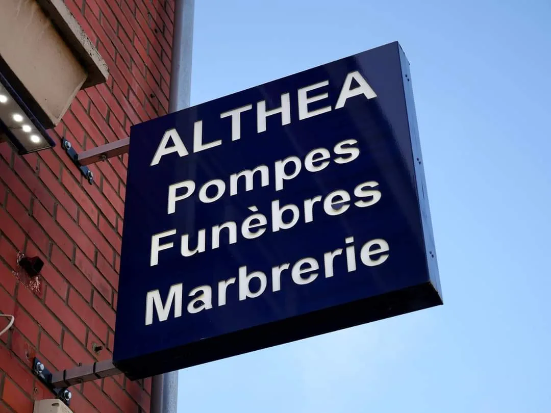 NE RESTEZ PAS DE MARBRE