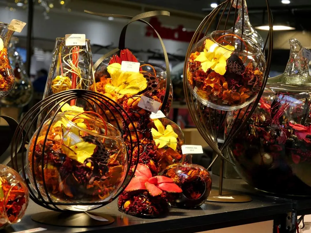 DES CADEAUX PAR MILLIERS