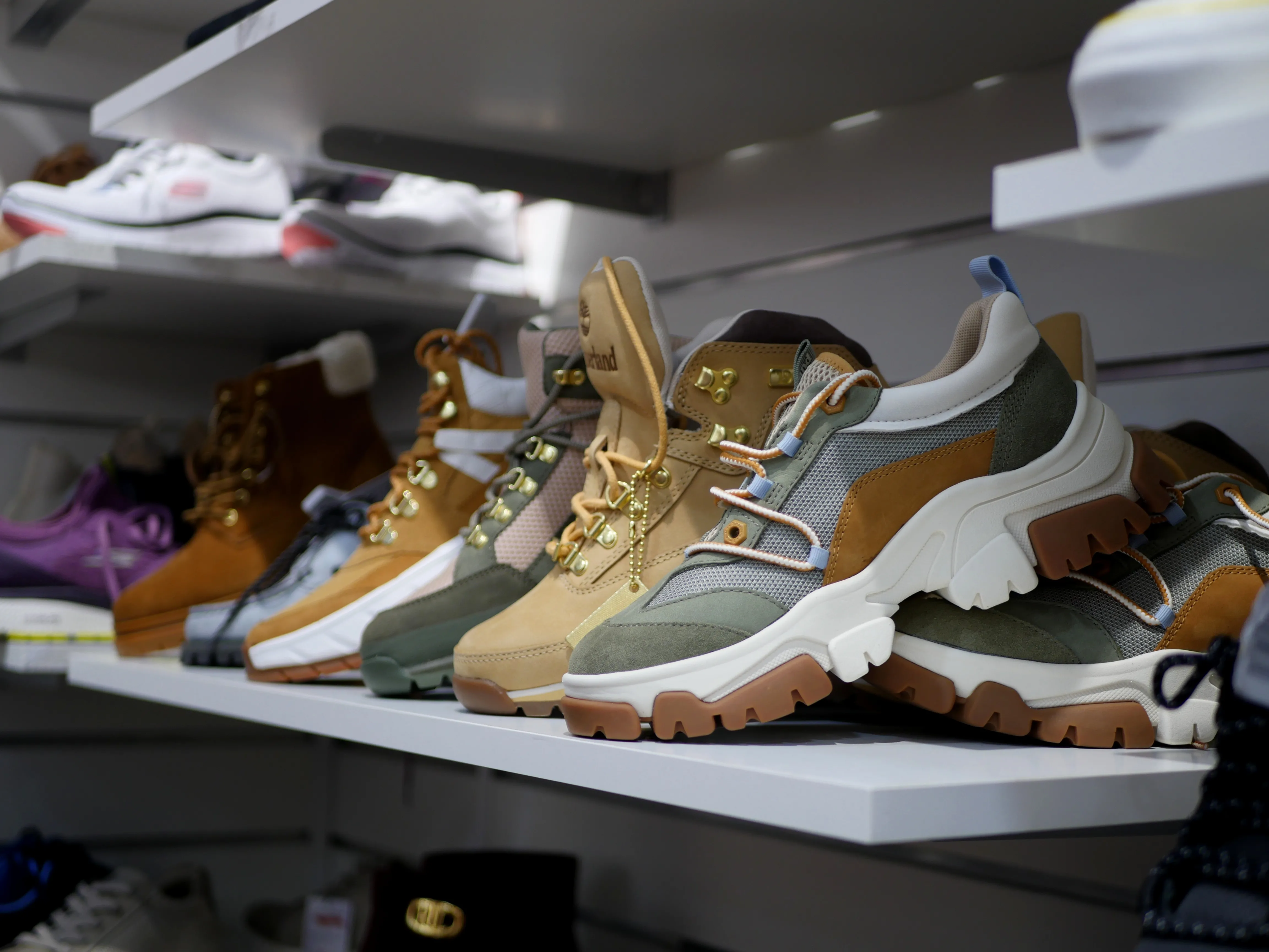 DE L'OUTLET HAUT DE GAMME