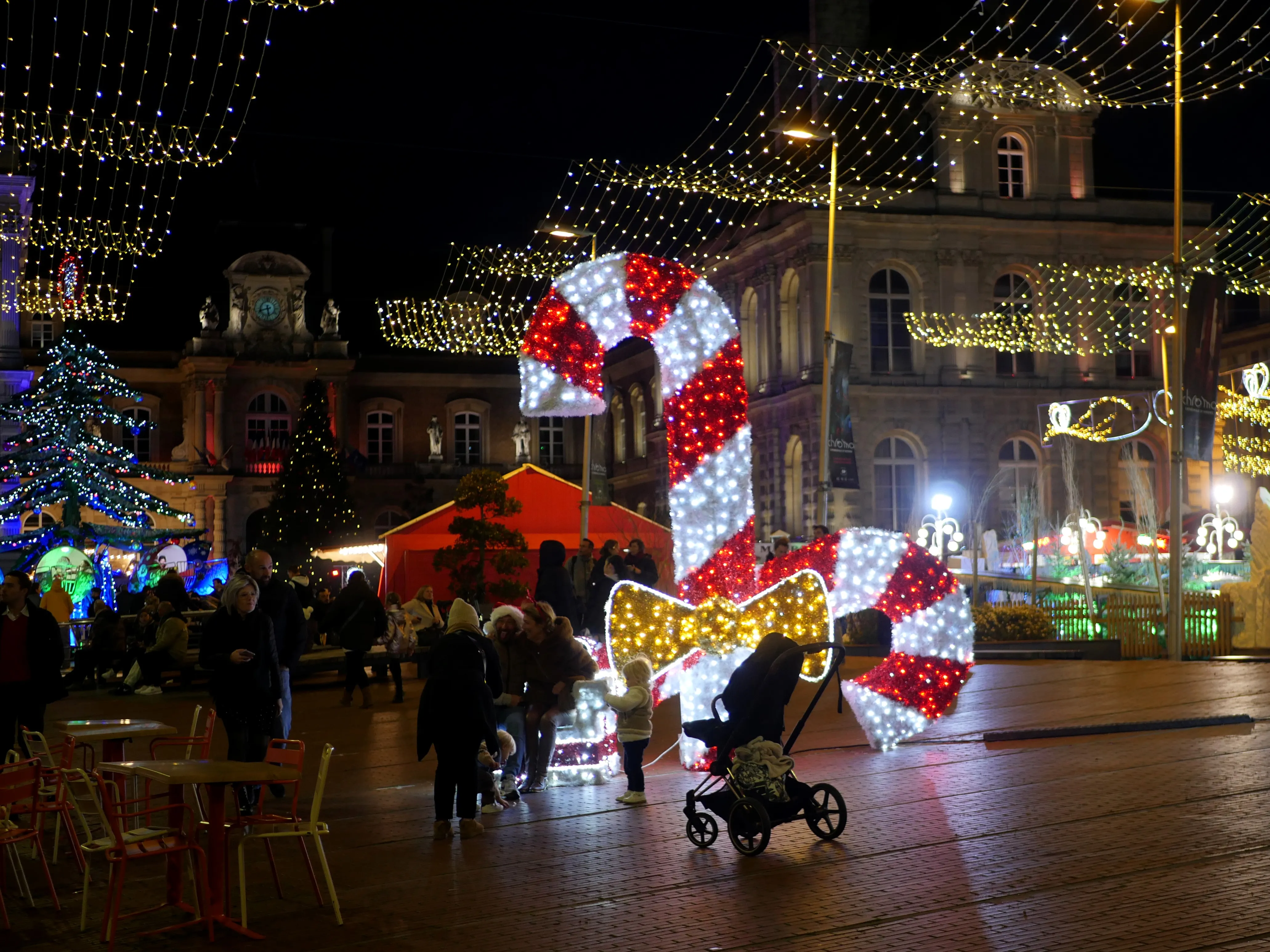 LE MARCHÉ DE NOËL EST OFFICIELLEMENT OUVERT